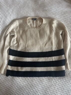 Vince | Cream Striped Ribbed Crewneck Sweater | Size Medium